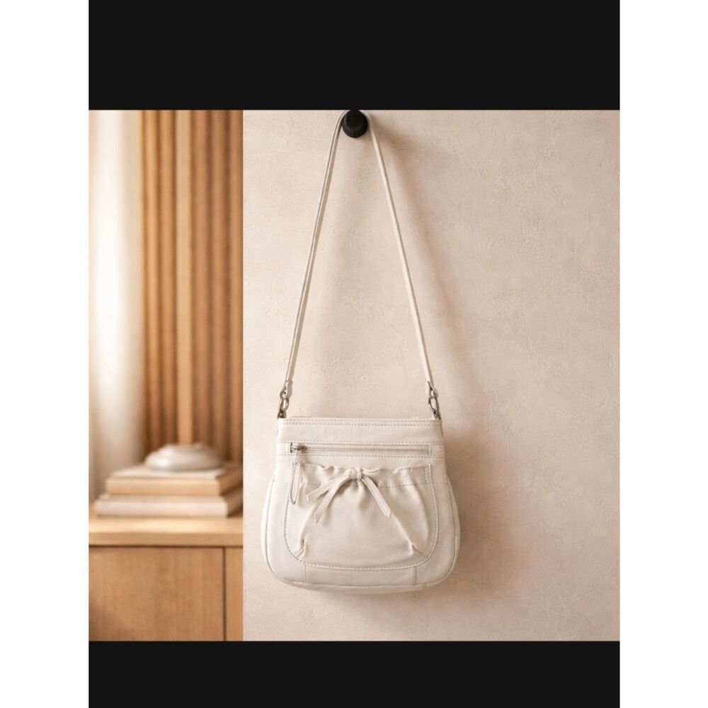 Fossil Cream Leather Shoulder Bag with Front Pocket